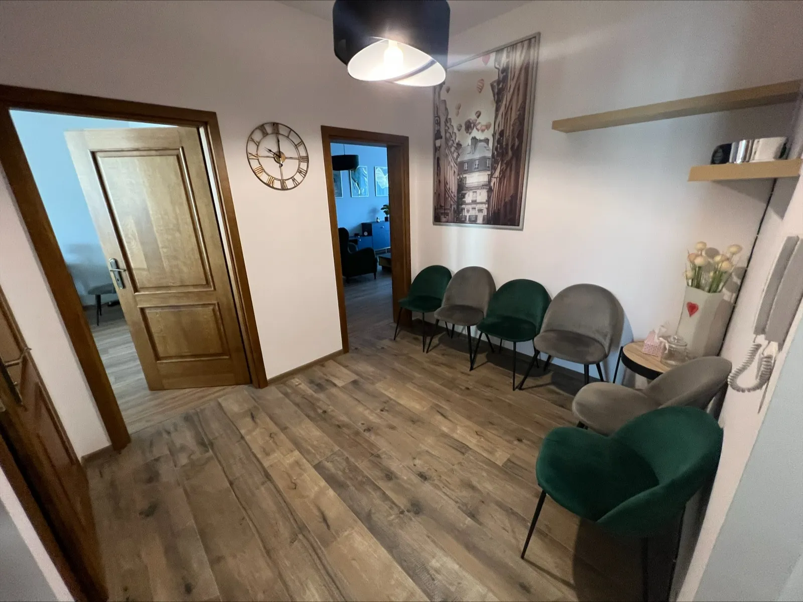 Poczekalnia gabinetu psychologicznego Mind Institute w Krakowie